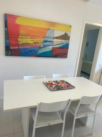 Lindo Apto No Barrabela, Todo Equipado, Com Arcondicionados Split Novos No Quarto E Na Sala, Limpissimo, Cheiroso, Novinho, Condominio Em Frente A Praia, Com Piscina Aquecida, Sauna, Quadra, Academia, Lavanderia, Salao De Beleza, Restaurantes, Mercad Rio de Janeiro Buitenkant foto